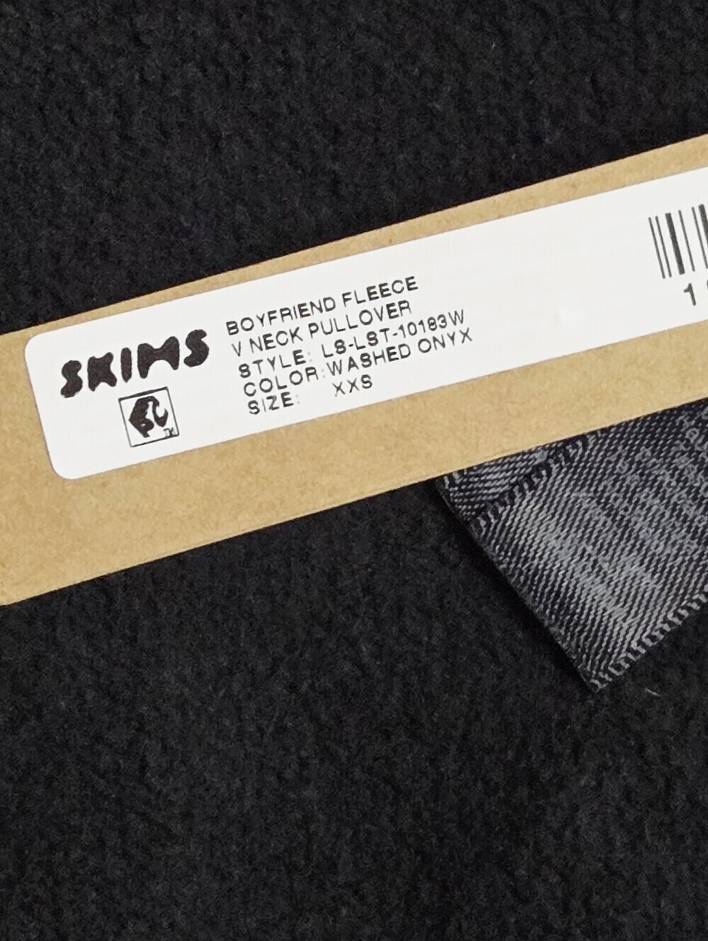 SKIMS Boyfriend Fleece V-Neck Pullover Top Washed Onyx XXSmall NWT - Picture 6 of 6